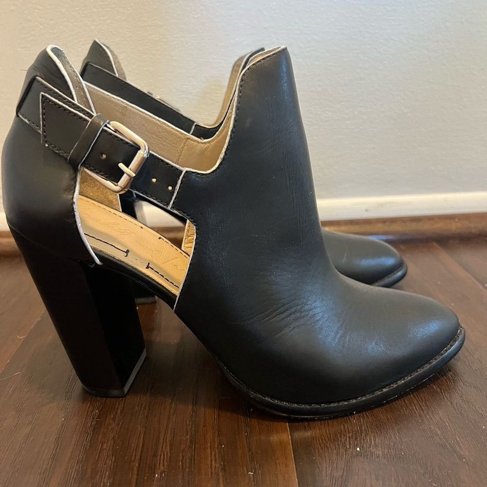 Elizabeth and James Black Heeled Boots Sz 8 1/2